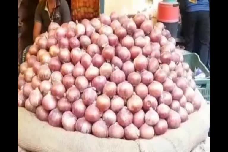 Onion prices reach ₹ 80 kg in Ghaziabad market before Diwali