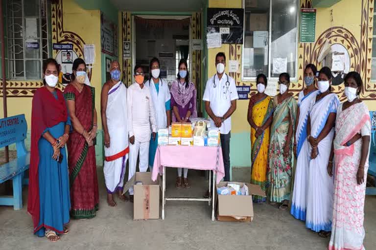 School alumni donated medicines 