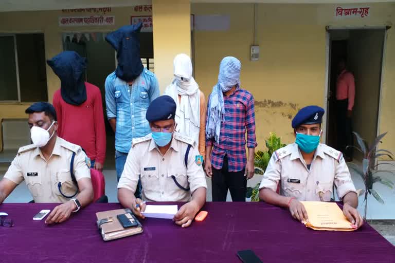 four criminals arrested in murder case in garhwa