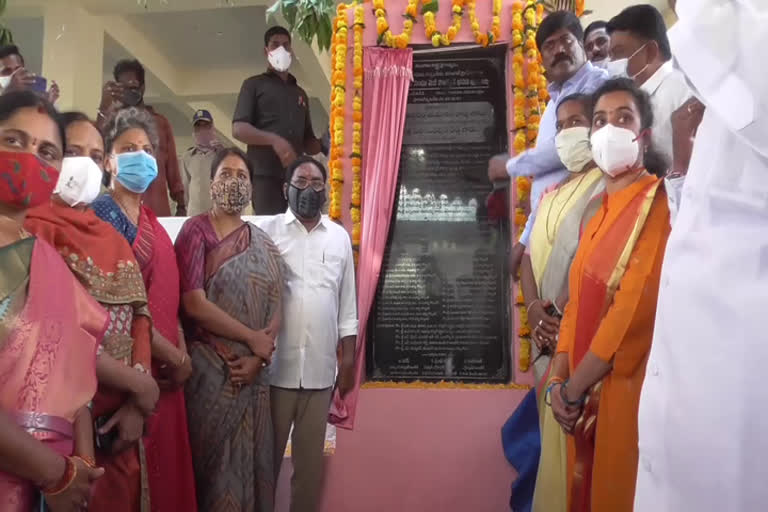 minister errabelli dayakar rao in narsampet