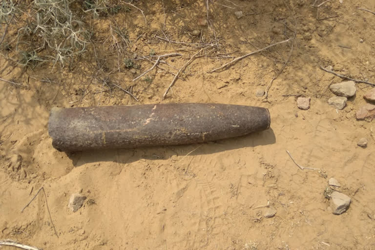 Suspicious object found in suratgarh rajasthan Suspicious object found in rajasthan bomb found in Sardarpura Ladana Suratgarh news Suspicious object ബോംബ് പൊലീസ് സംശയാസ്പദമായി