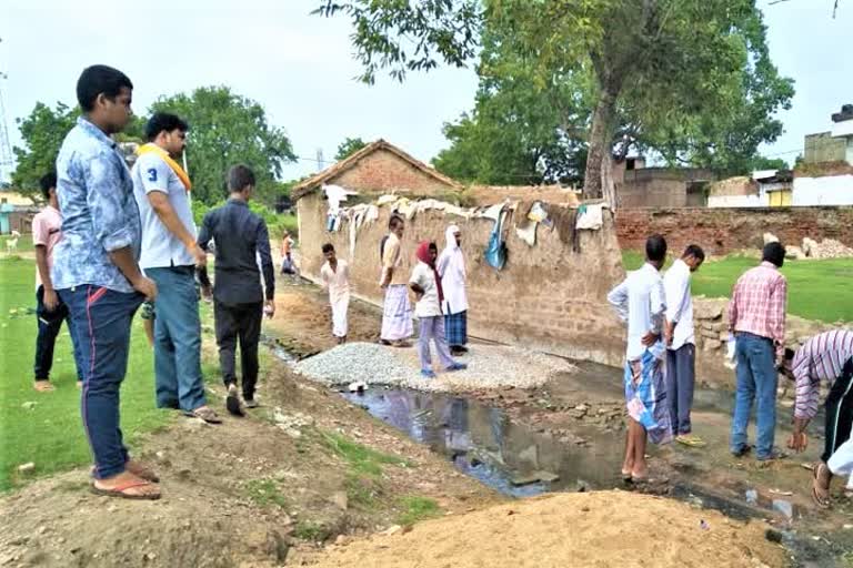 कैमूर:  भूमि मापी से ग्रामीण असंतुष्ट, नहीं हो पया विवाद का निराकरण