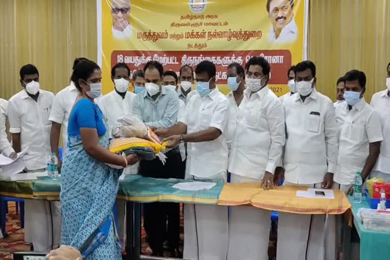  Minister Samu Nasser  provides relief items 