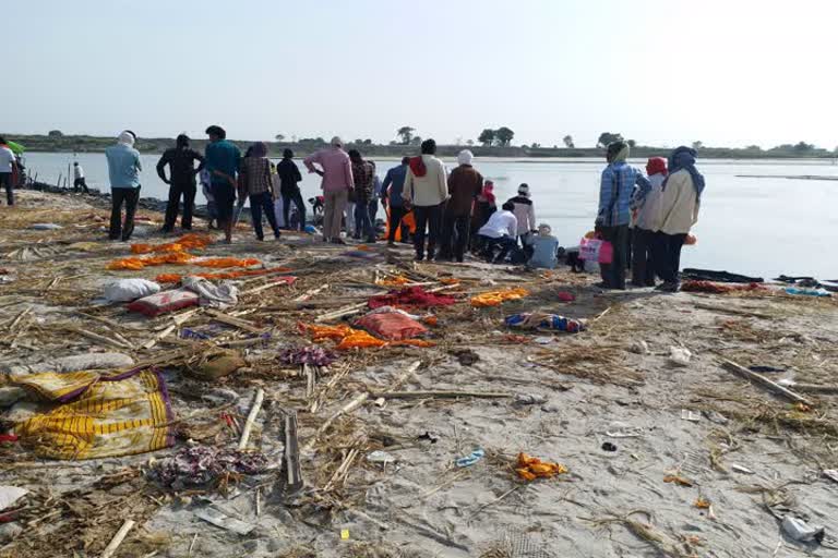  removal of saffron shrouds from shallow buried bodies