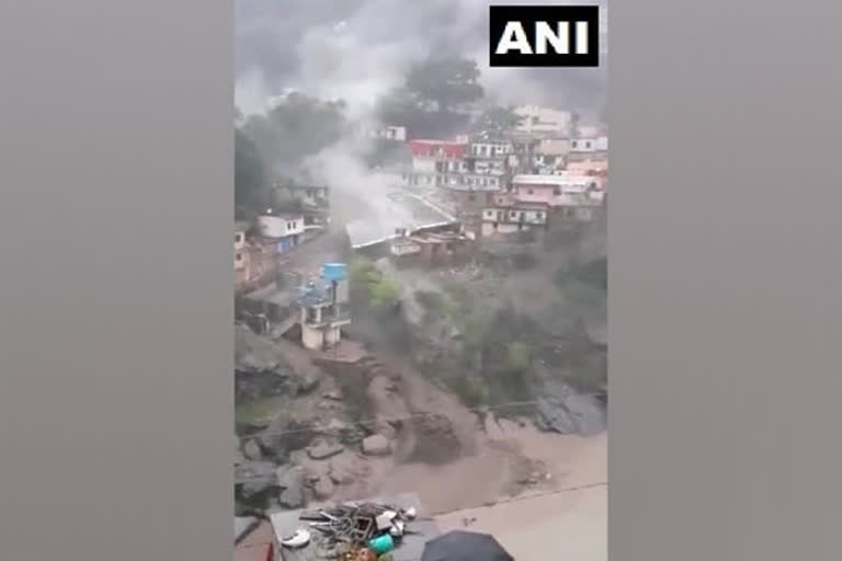 8 lakh cash gold and silver jewellery found in rescue operation after cloudburst in Uttarakhand's Devprayag 8 lakh cash, gold and silver jewellery found in rescue operation after cloudburst in Uttarakhand's Devprayag gold and silver jewellery cloudburst Uttarakhand's Devprayag ഉത്തരാഖണ്ഡില്‍ മേഘവിസ്ഫോടനം; രക്ഷാപ്രവര്‍ത്തിനിടെ 8 ലക്ഷം രൂപയും ആഭരണങ്ങളും കണ്ടെത്തി ഉത്തരാഖണ്ഡില്‍ മേഘവിസ്ഫോടനം രക്ഷാപ്രവര്‍ത്തിനിടെ 8 ലക്ഷം രൂപയും ആഭരണങ്ങളും കണ്ടെത്തി