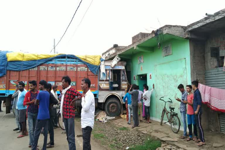 Truck rammed into the house