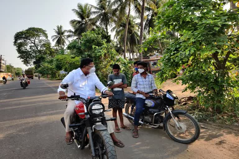 తణుకు నియోజకవర్గంలో ఎమ్మెల్యే కారుమూరి వెంకట నాగేశ్వరరావు పర్యటన