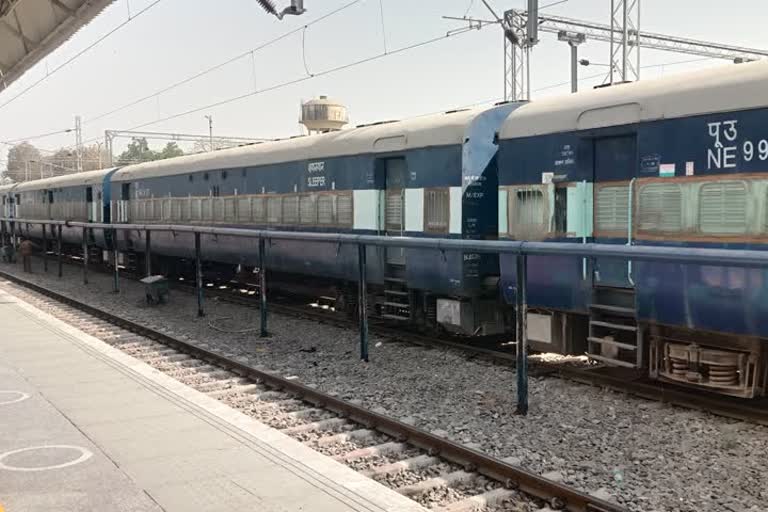 Special weekly train will run between Lalkuan and Howrah railway station