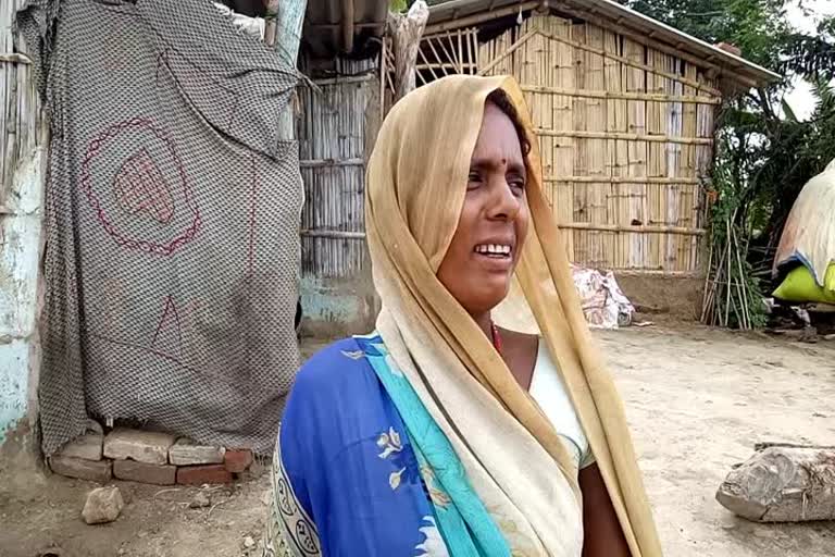 Family settled near Indo Nepal border denied government assistance in madhubani