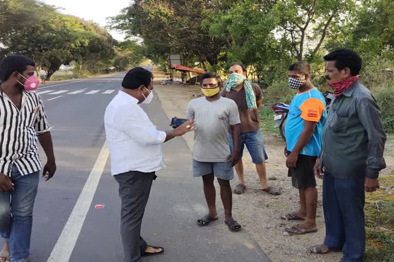 mla aroori ramesh helped road accident victims