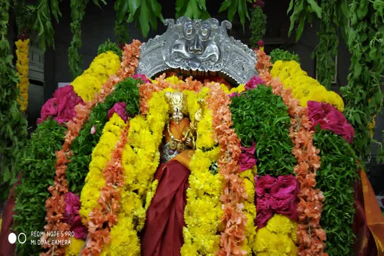 Unjal service modestly to Andal matha, yadadri temple 