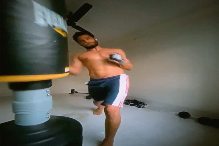 siddhant chaturvedi boxing video