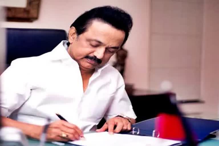 MK Stalin requested kerala CM to provide assistance for tamils