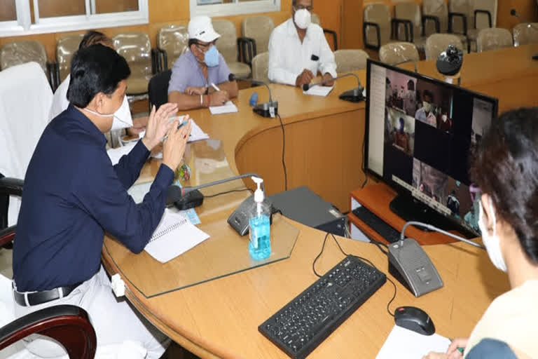 Shajapur Collector interated with panchayats through video conferencing