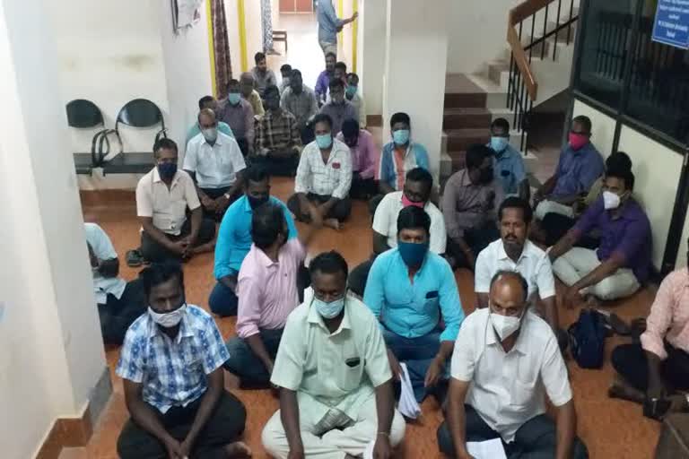 Tenkasi Vao officials sudden protest in revenue office