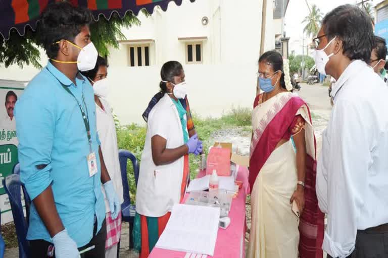 District Collector inspecting the Corona test camp