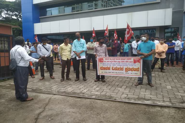 Protest by CITU