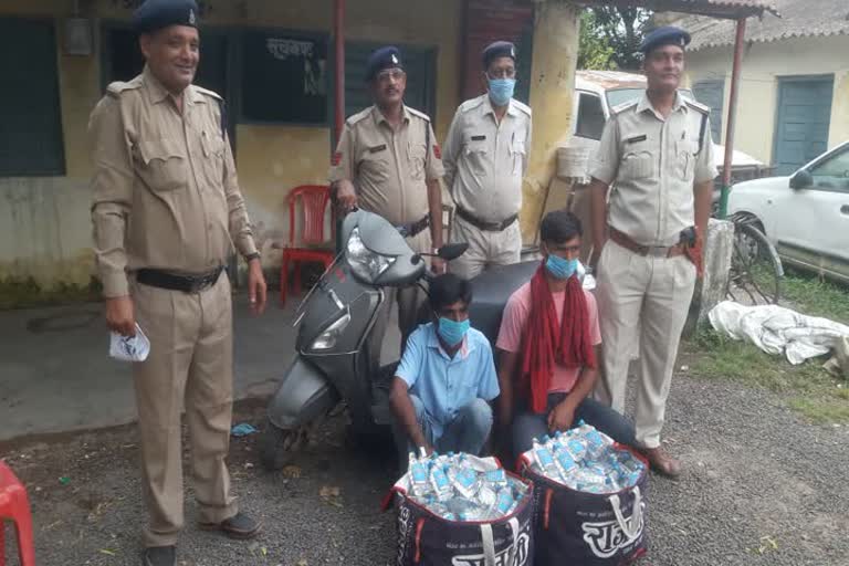 accused arrested with illegal liquor