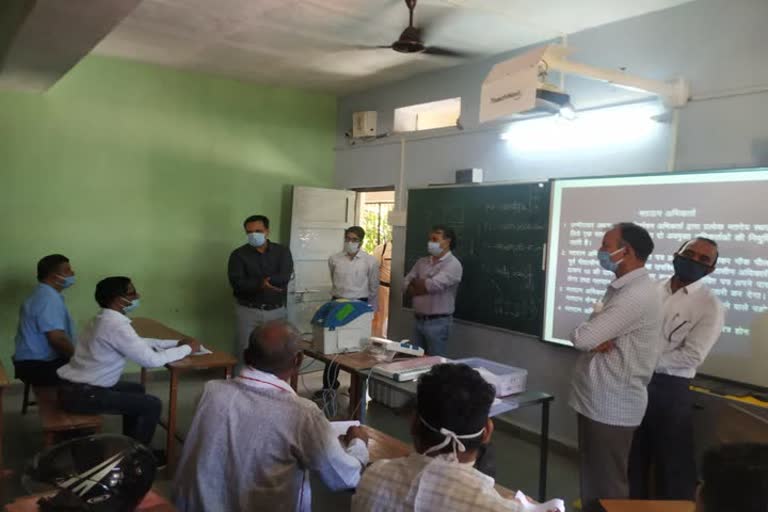 Training given to polling parties in agar