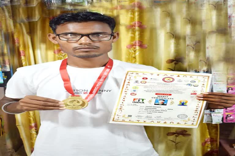 Anand Mahato won gold medal in online Asian Yoga Championship