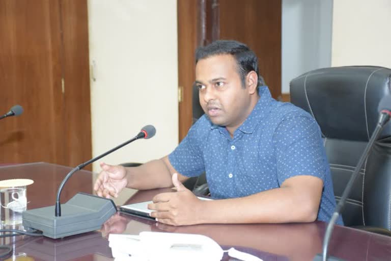 Collector M.J.Pradipchandran 