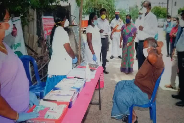 திருவள்ளூர் மாவட்ட ஆட்சியர் திருவள்ளூர் கரோனா தடுப்புப்பணி ஆய்வு corona inspection in thiruvallur thiruvallur collector covid 19