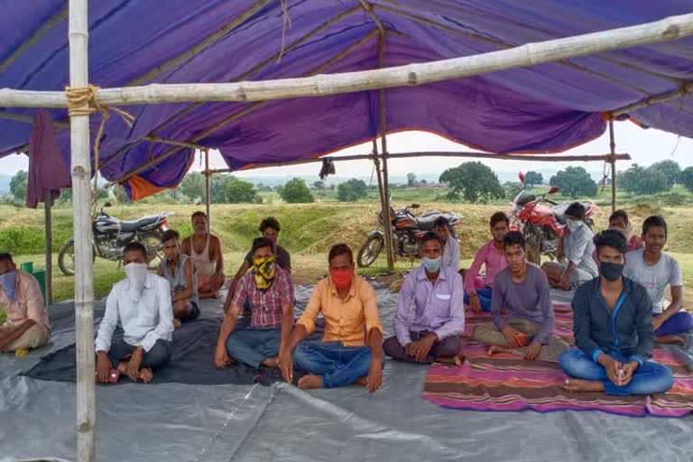 Villagers protest against Barwadih coal mines in hazaribag