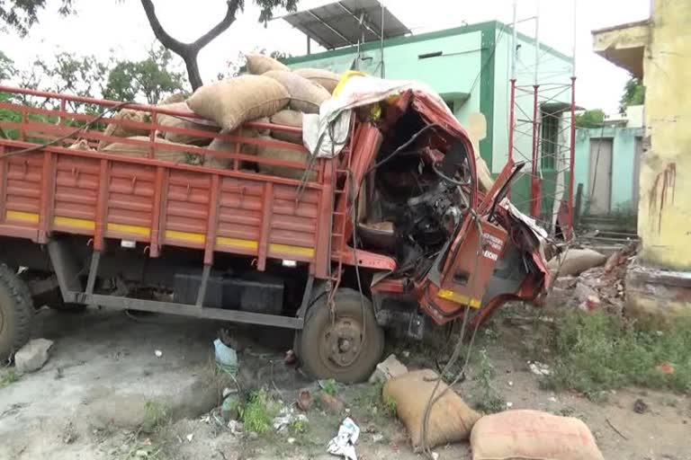 Lorry tire explosion kills one in Karnataka