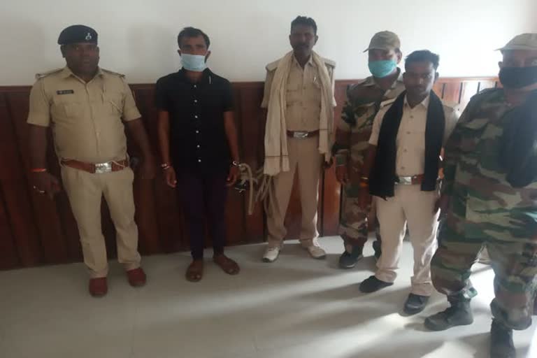 one criminal arrested with robbed bike and phone in kaimur