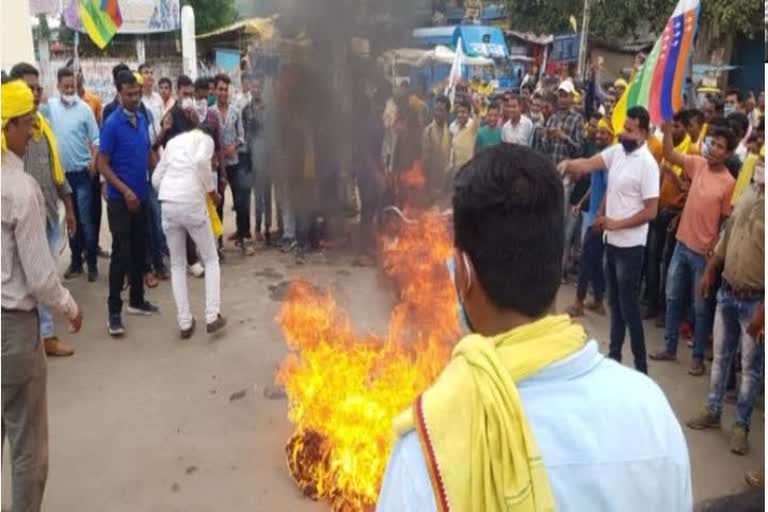 Effigy burnt of usha thakur