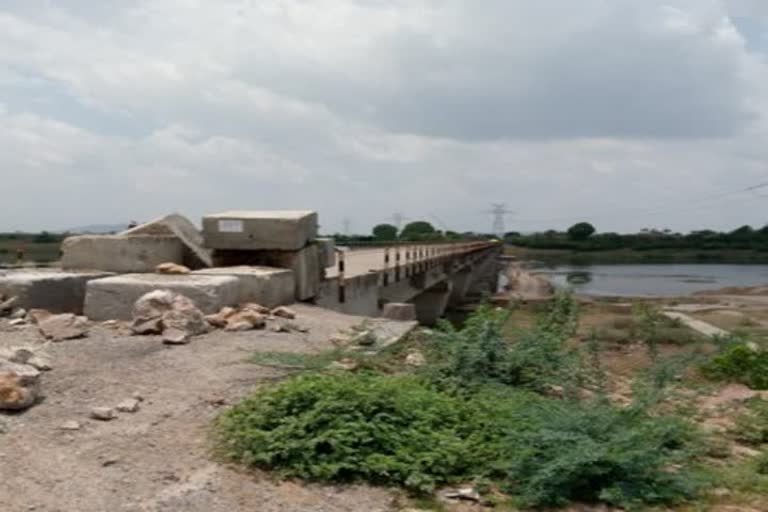 Maha-telangana border