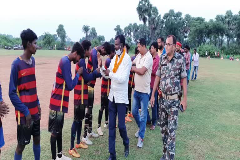 Football tournament concludes in Dumka