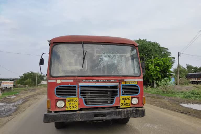 Stone pelting on bus