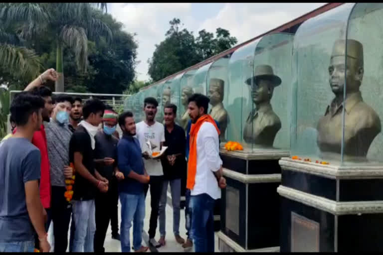 ABVP give tribute to Bhagat Singh 