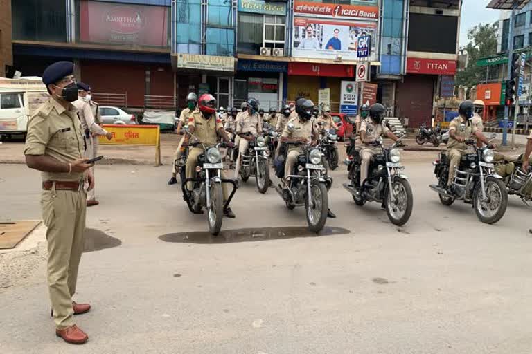 Raipur police took out special march on bike