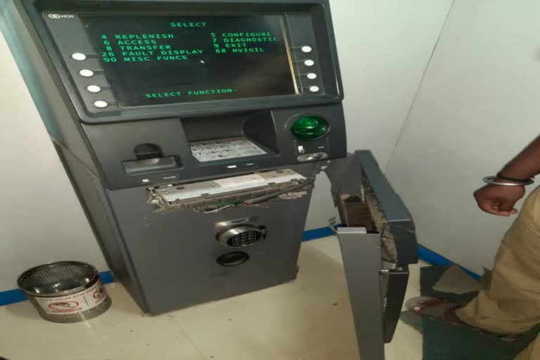 Thief caught by ATM alarm in erode 