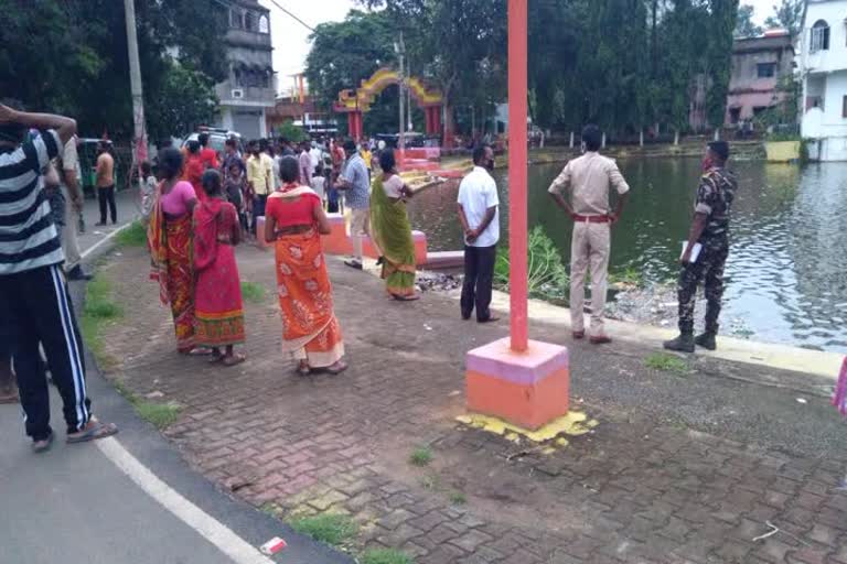 man drowned in pond at dumka, दुमका में तालाब में डूबने से युवक की मौत