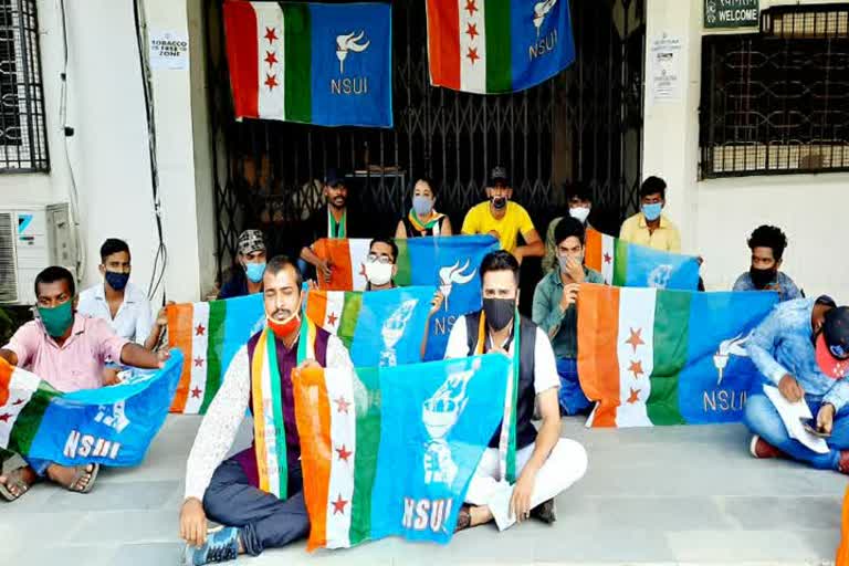 protest against Jharkhand Technical University in ranchi