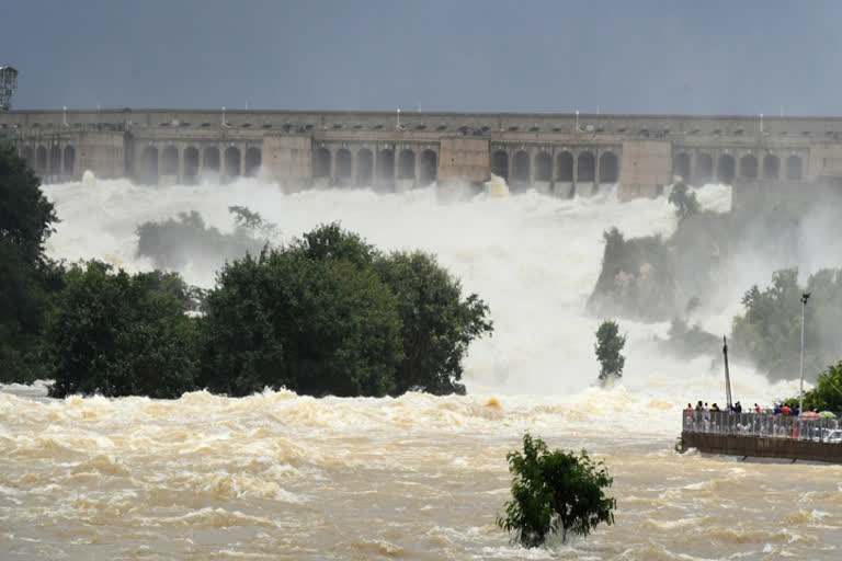 tamil-nadu-again-takes-on-karnataka-for-cauvery-water