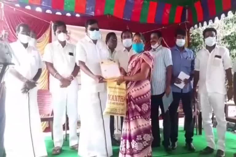 43 people benefit from the ungal thoguthiyil muthalvar scheme in thiruvallur