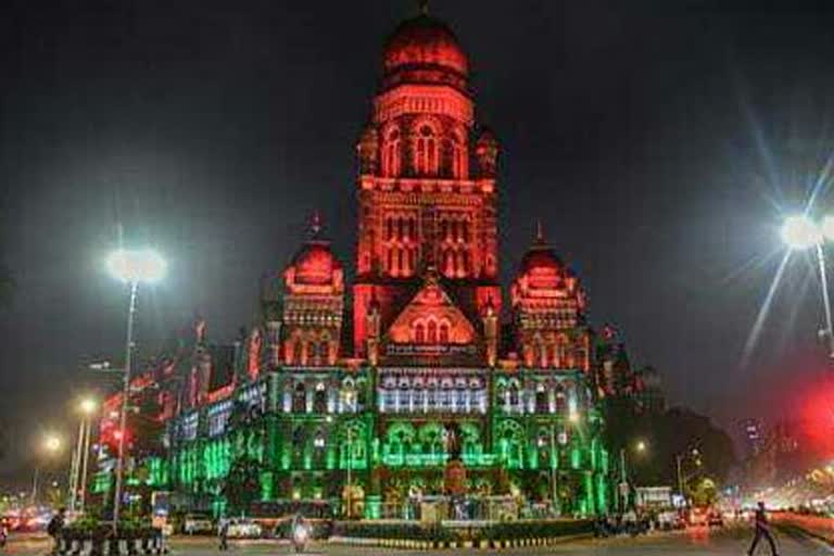 Attractive lighting on Mumbai Municipal Corporation Headquarters on backdrop of Independence Day