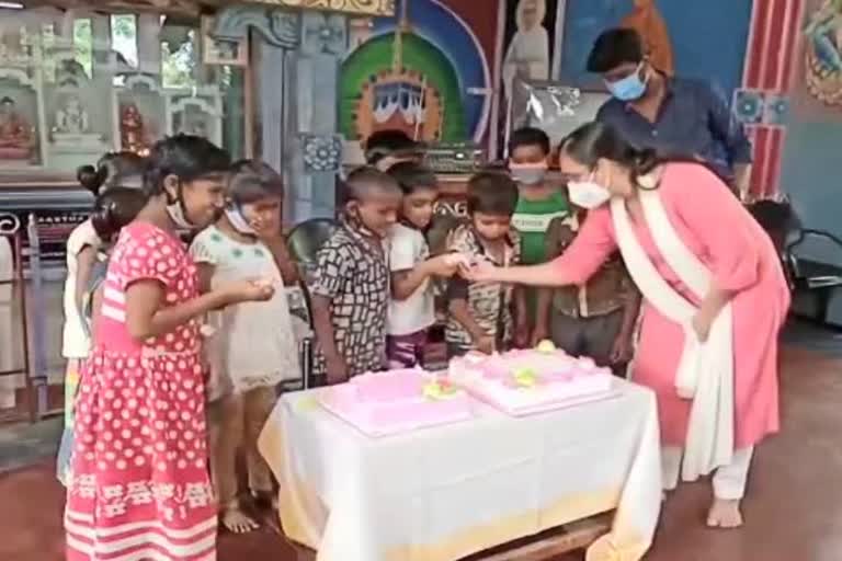 Collector Aarthi visits Kaliyampoondi orphanage 