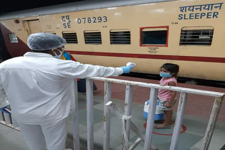 Three trains reached Hatia railway station