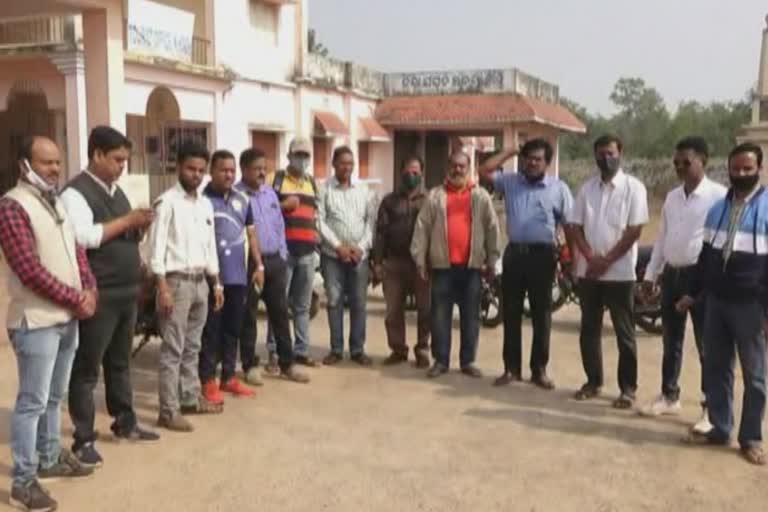 attack on journalist in jadupur issue : khordha journalist union demands action criminal