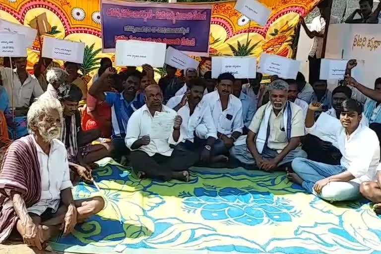 protest in front of the village secretariat