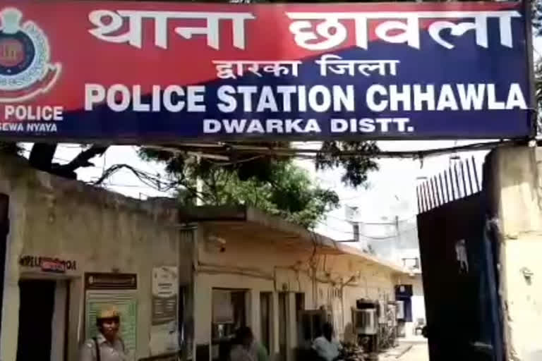 minor arrested by chhawla police in bike loot case nazafgarh