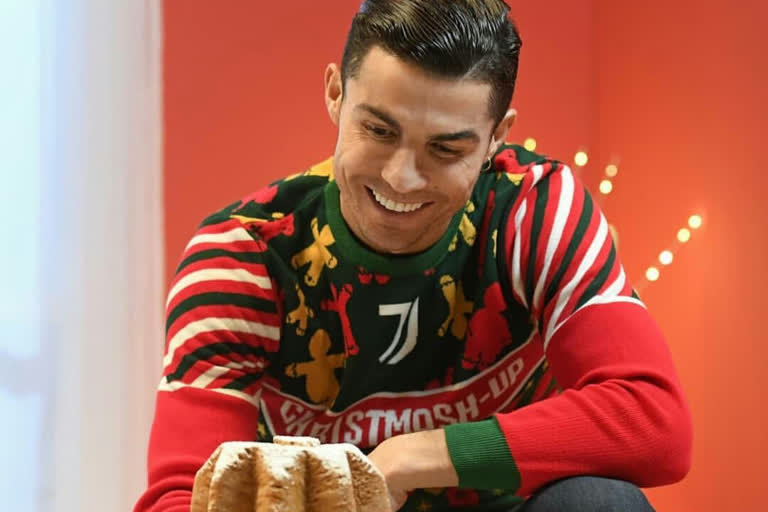 Christmas Cristiano Ronaldo Juventus Mohamed Salah கால்பந்து நட்சத்திரங்கள் கிறிஸ்துமஸ் வாழ்த்து கிறிஸ்துமஸ் வாழ்த்து ரோனால்டோ