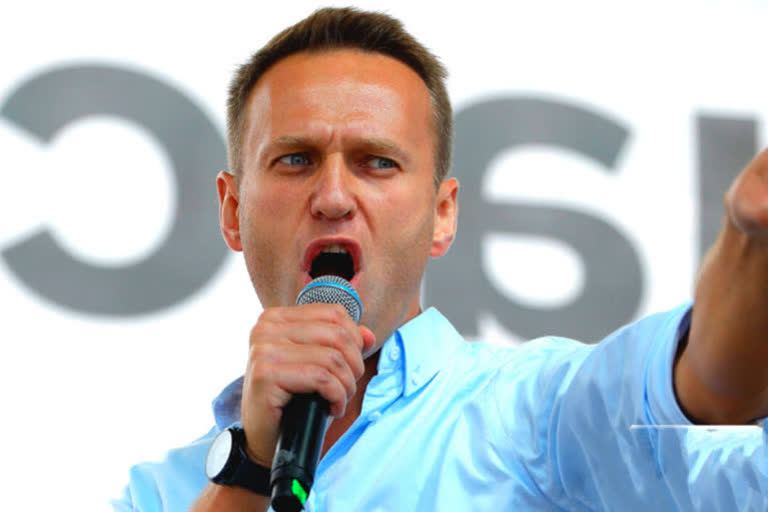 Top associate of Russian opposition leader Navalny detained