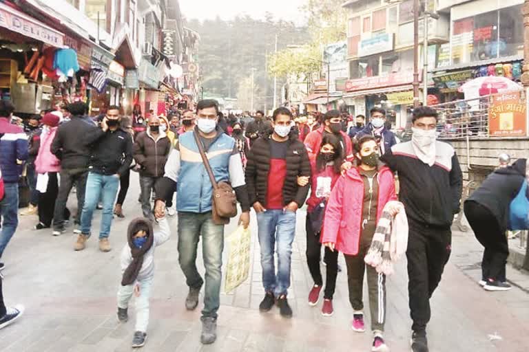 Tourists in large numbers in Manali