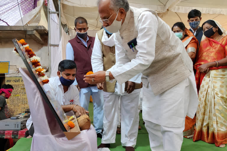 Home Minister Tamradhwaj Sahu attends Satnami Samaj program in balod